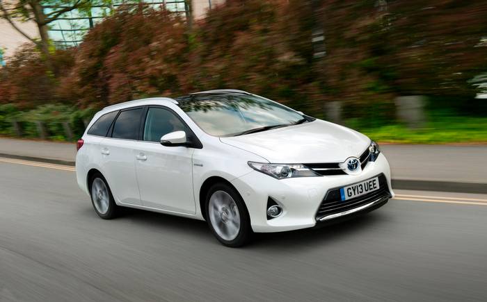 First drive review: Auris Sports Hybrid