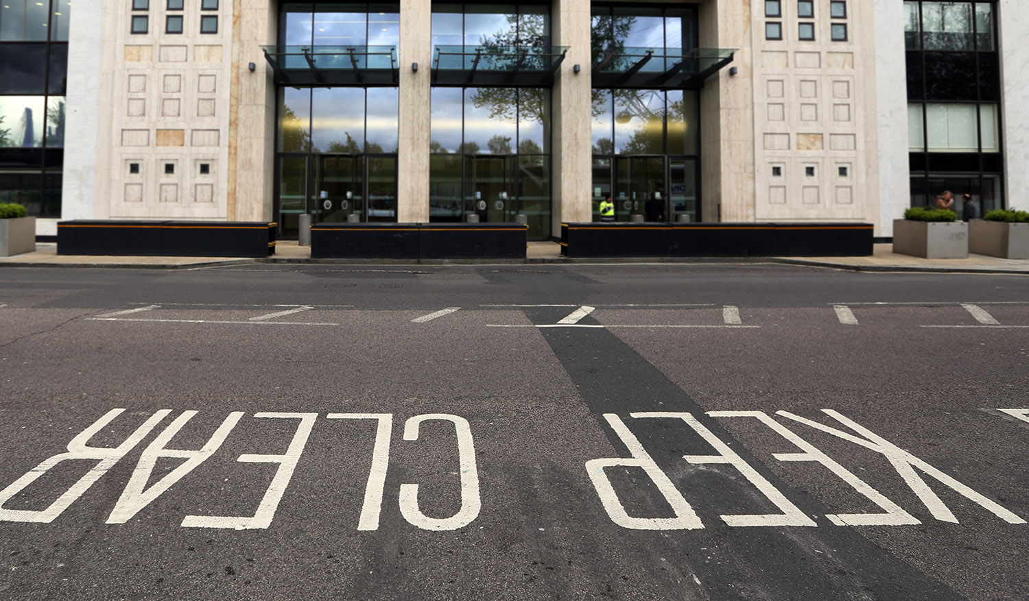 survey finds half of road markings worn