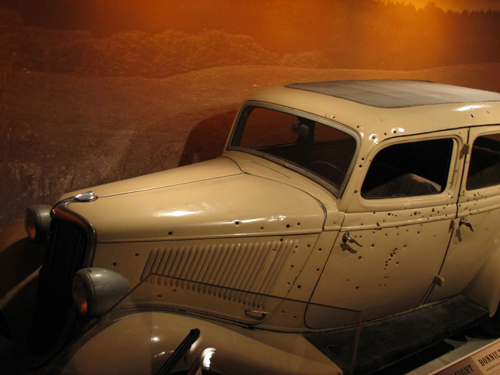 Bonnie and clyde car resized
