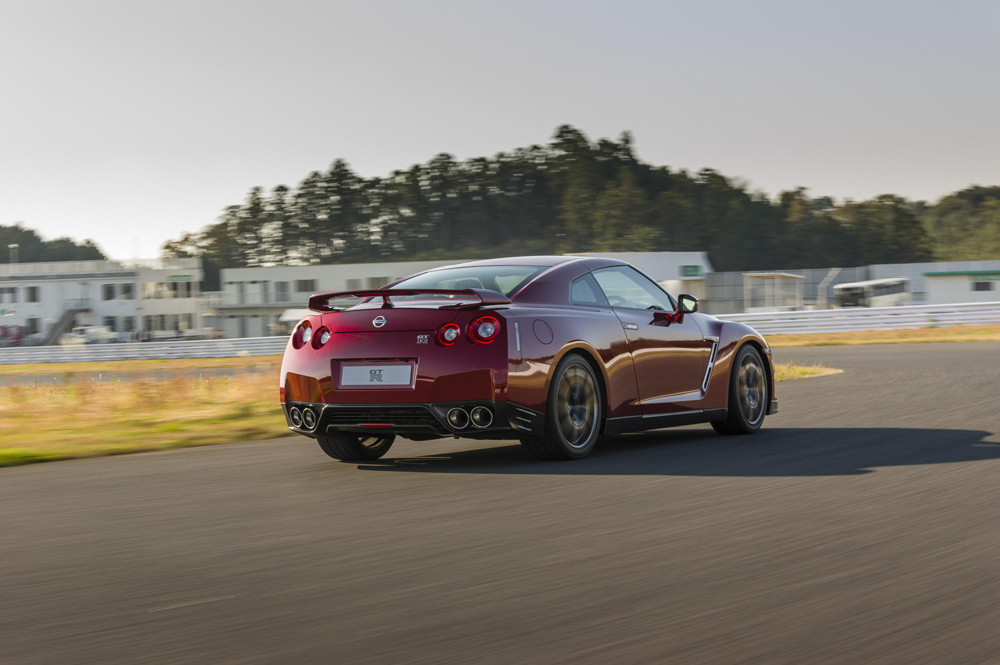 2014 nissan gt-r review