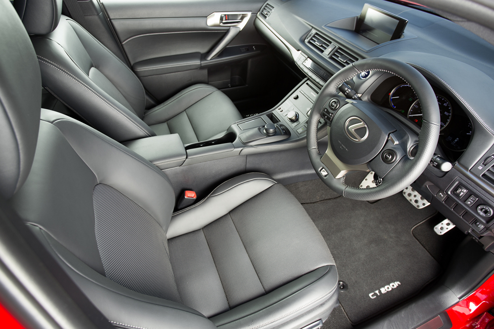2014 Lexus CT 200h interior