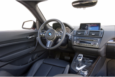 BMW 2-series dashboard 2014