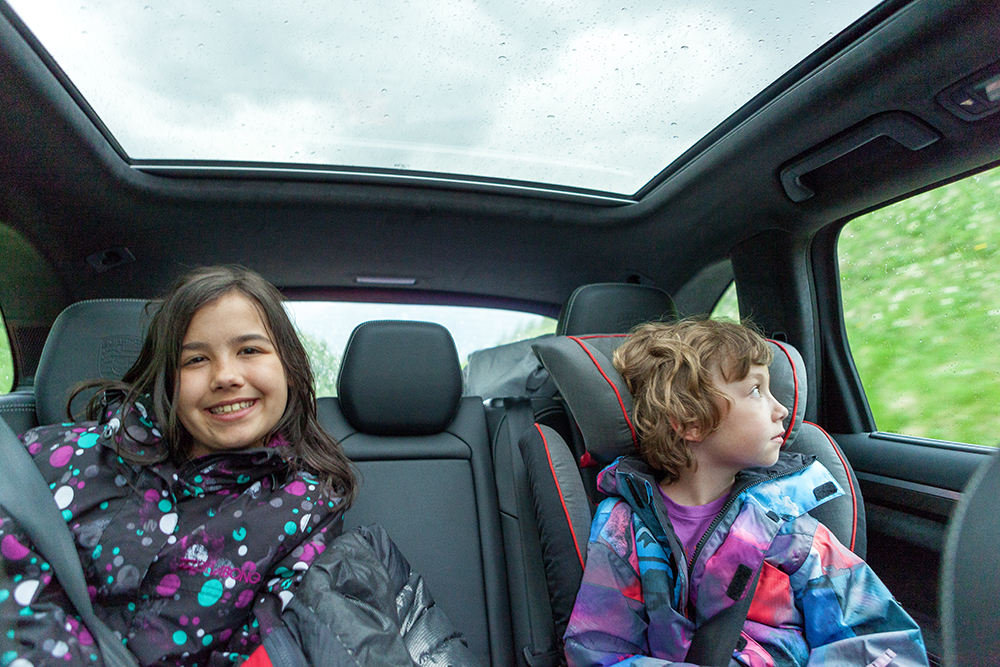 Kids in car resize