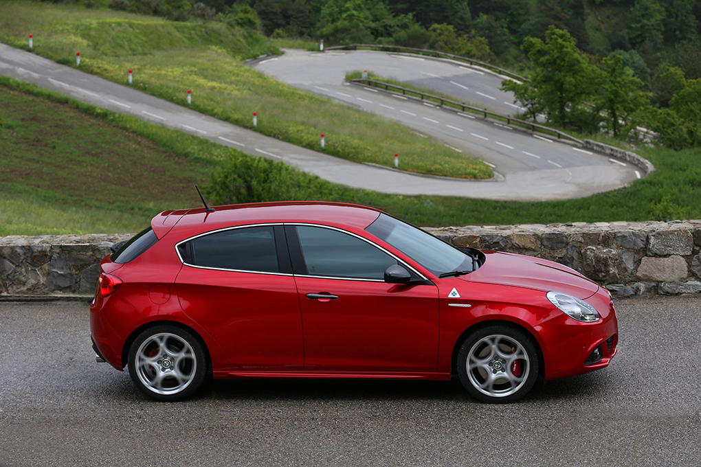 Alfa Giulietta QV 2014 profile