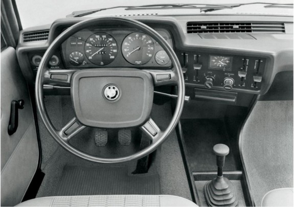 BMW 3-series E21 interior