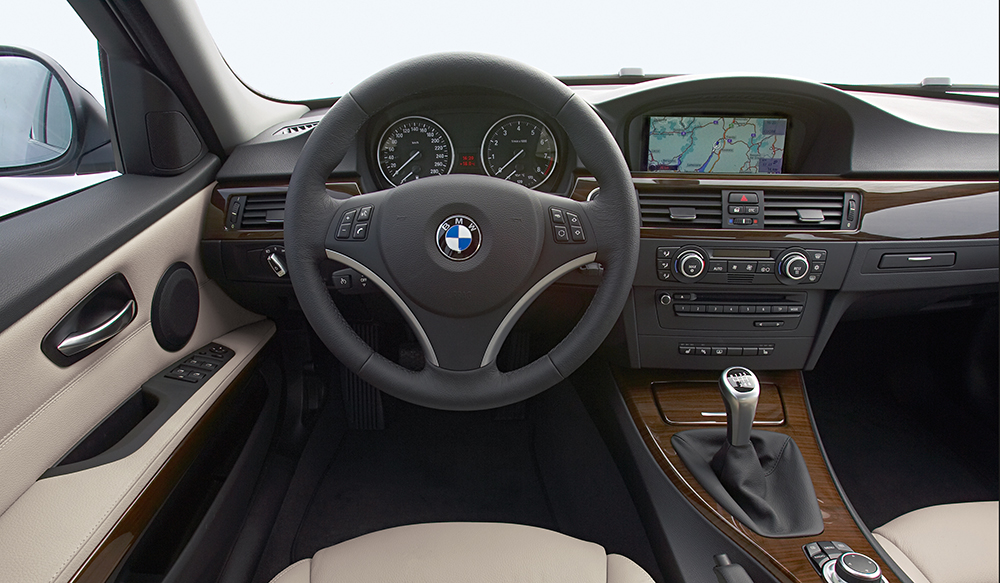 BMW-3-series-E90-interior-2
