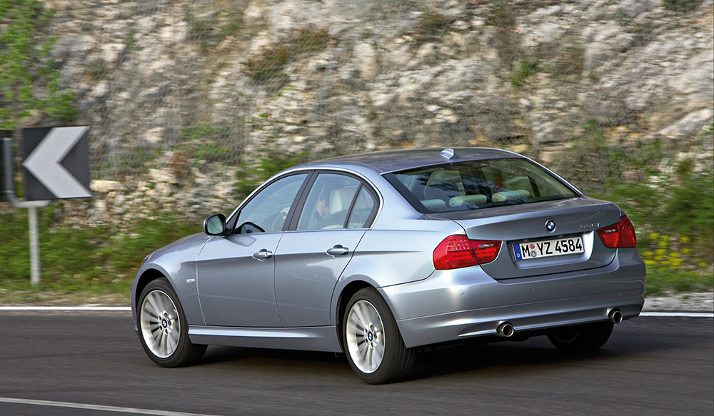 BMW-3-series-E90-rear-2