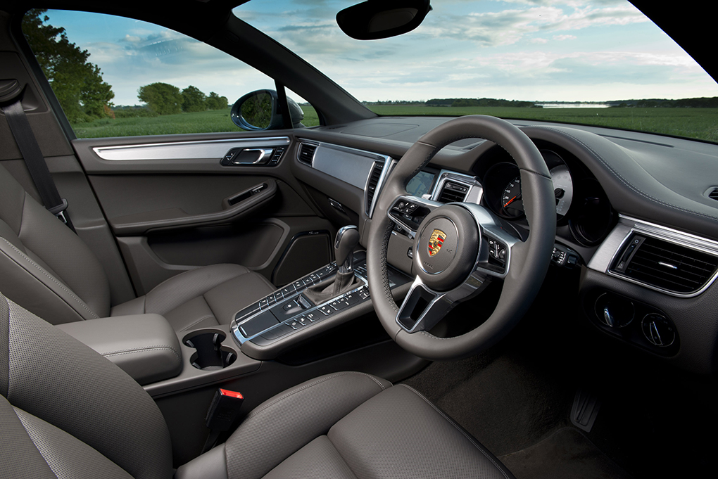 Porsche Macan Diesel S 2014 interior