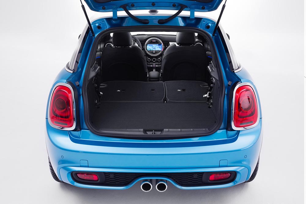 Mini hatch 5-door boot