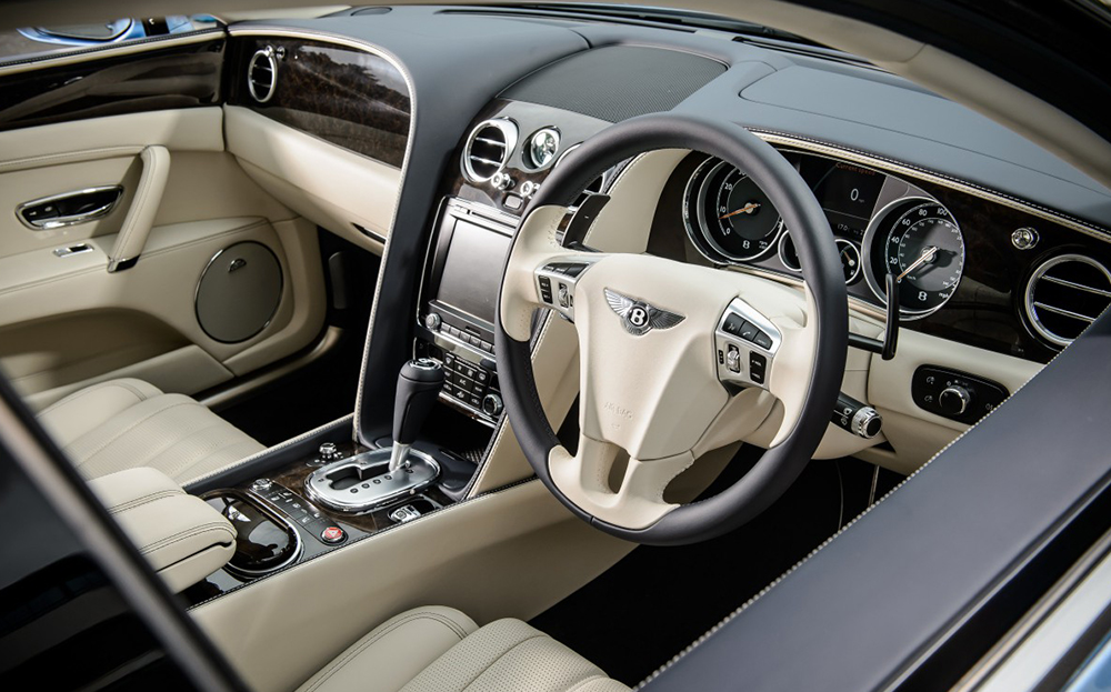 Bentley Flying Spur V8 interior