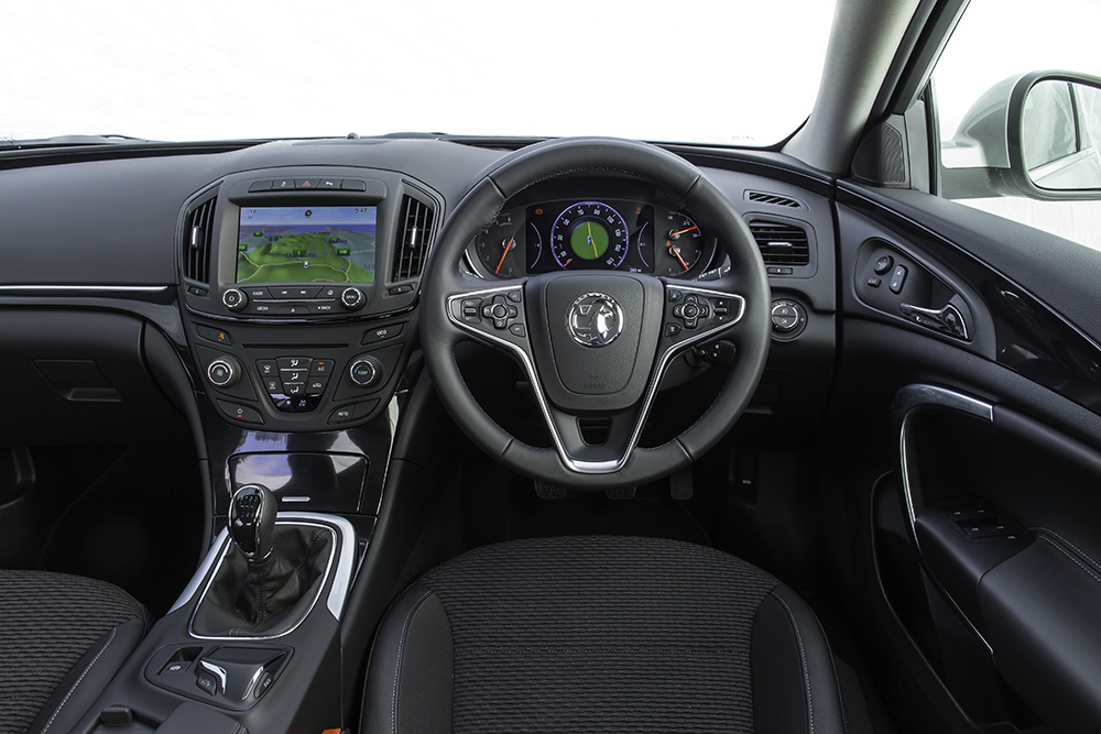 Vauxhall-Insignia-Country-Tourer-2014 interior