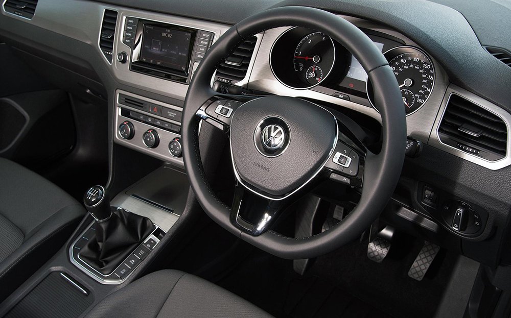 VW-Golf-SV-interior