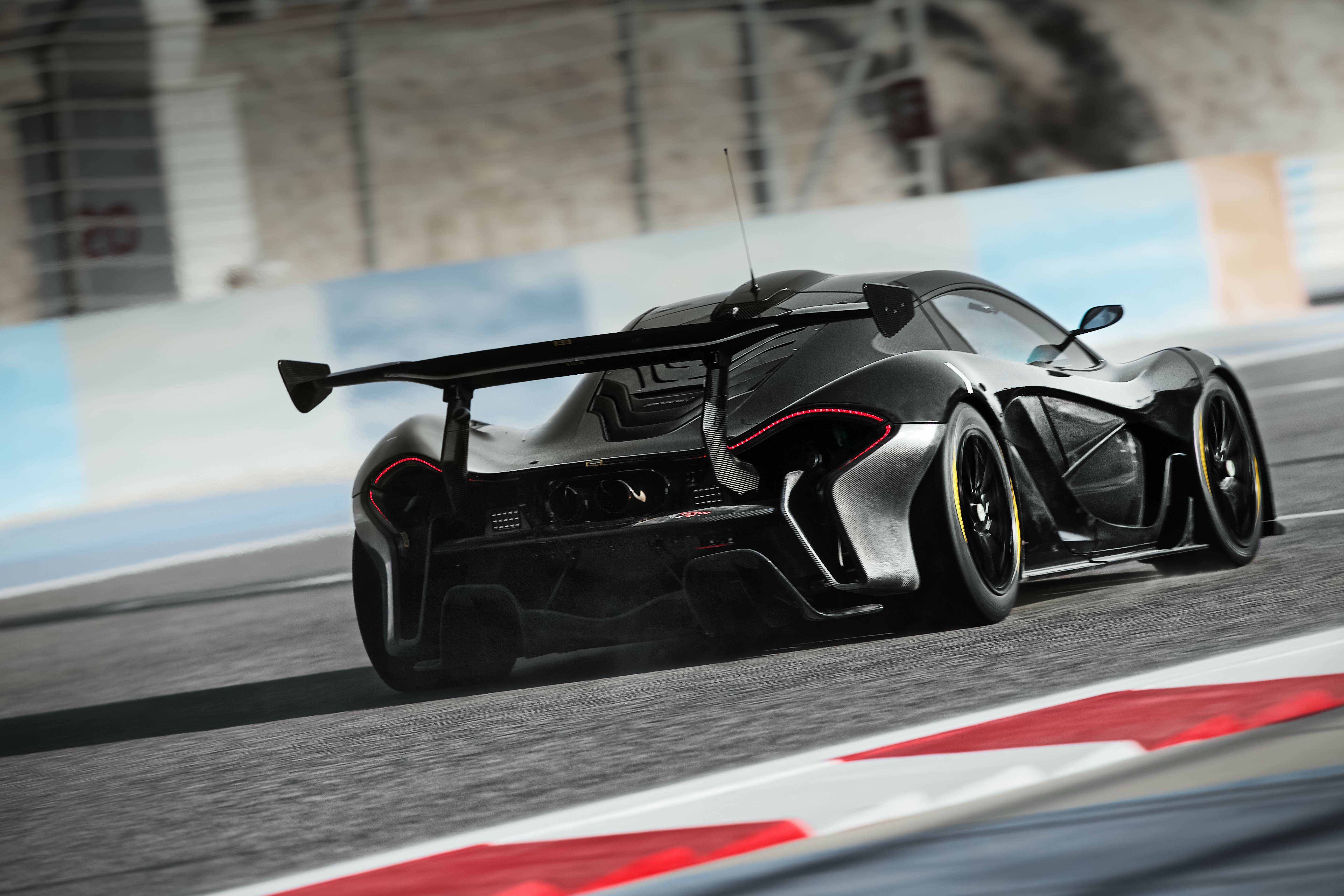 P 1 21 1. MCLAREN p1 GTR. MCLAREN p1 GTR черный. MCLAREN p1 2015 Hypercar. MCLAREN p1 GTR 01.