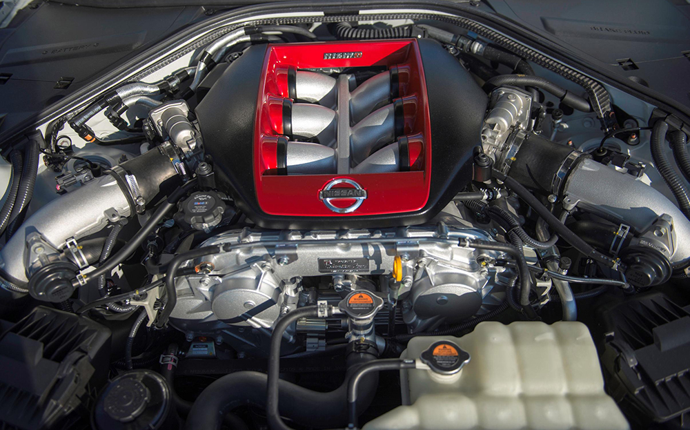 Engine bay, James Mills reviews the Nissan GT-R Nismo
