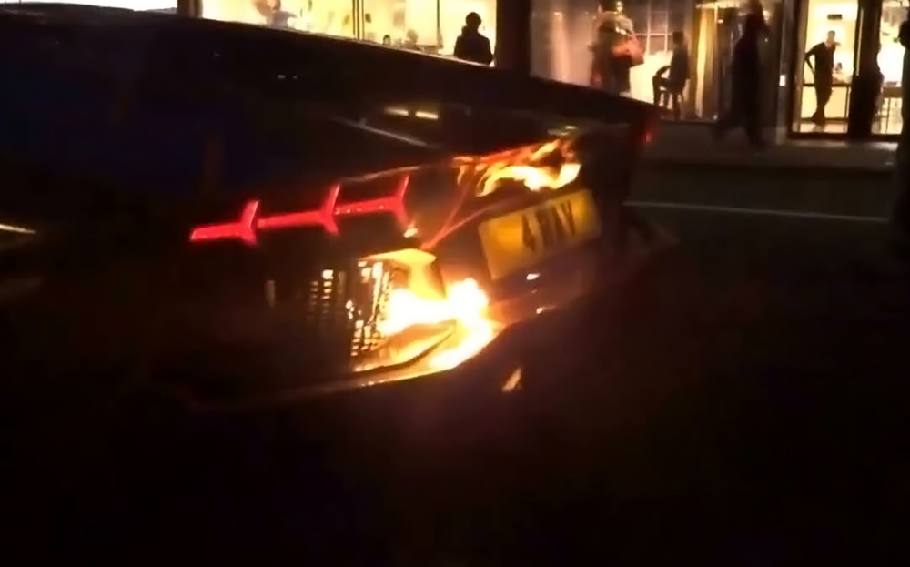 Lamborghini Aventador fire