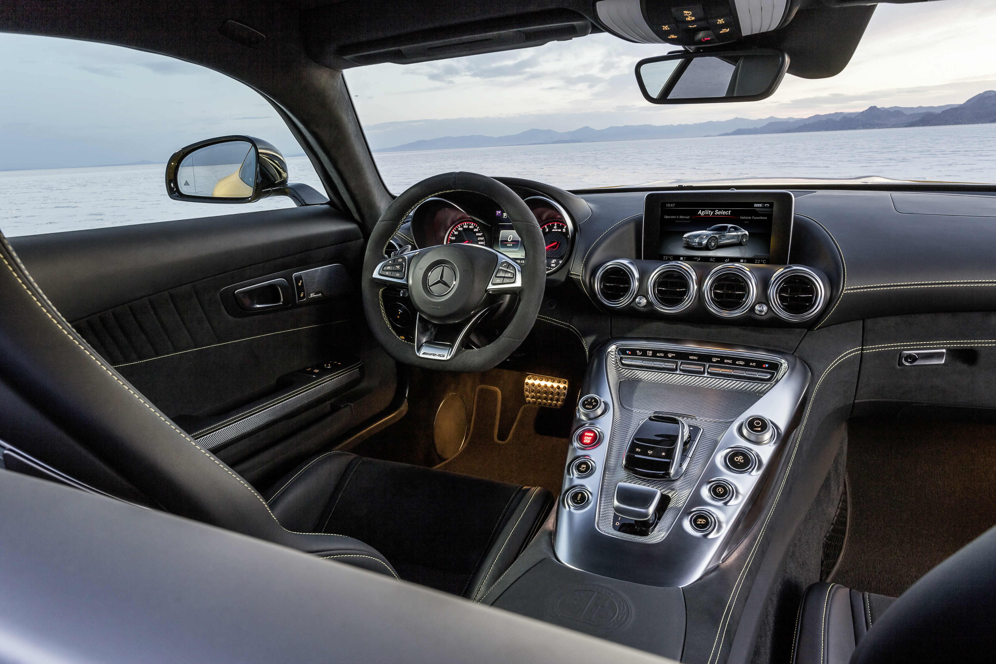 Mercedes-AMG GT interior