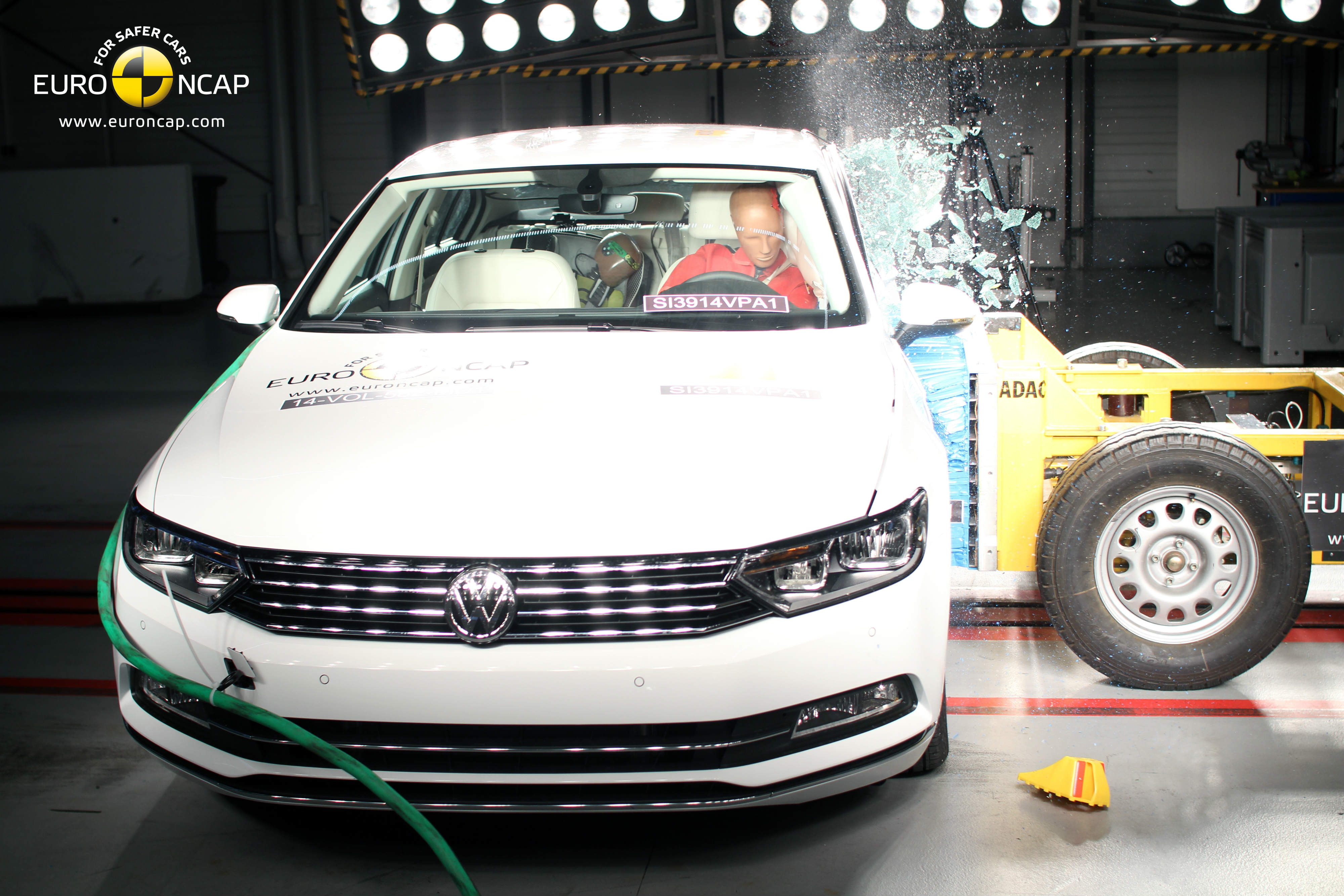 Volkswagen Passat crash test