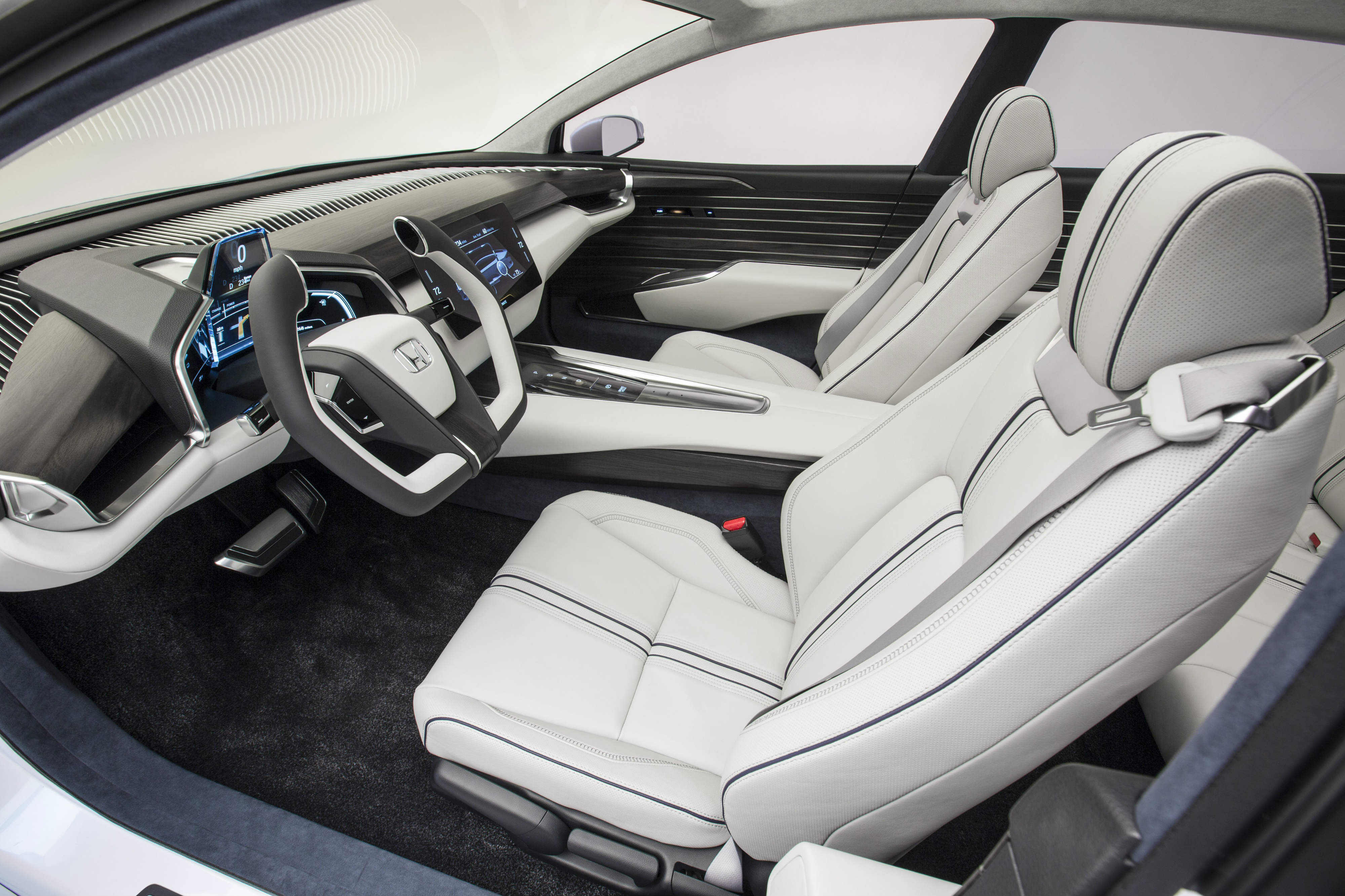 Honda FCV 2015 interior