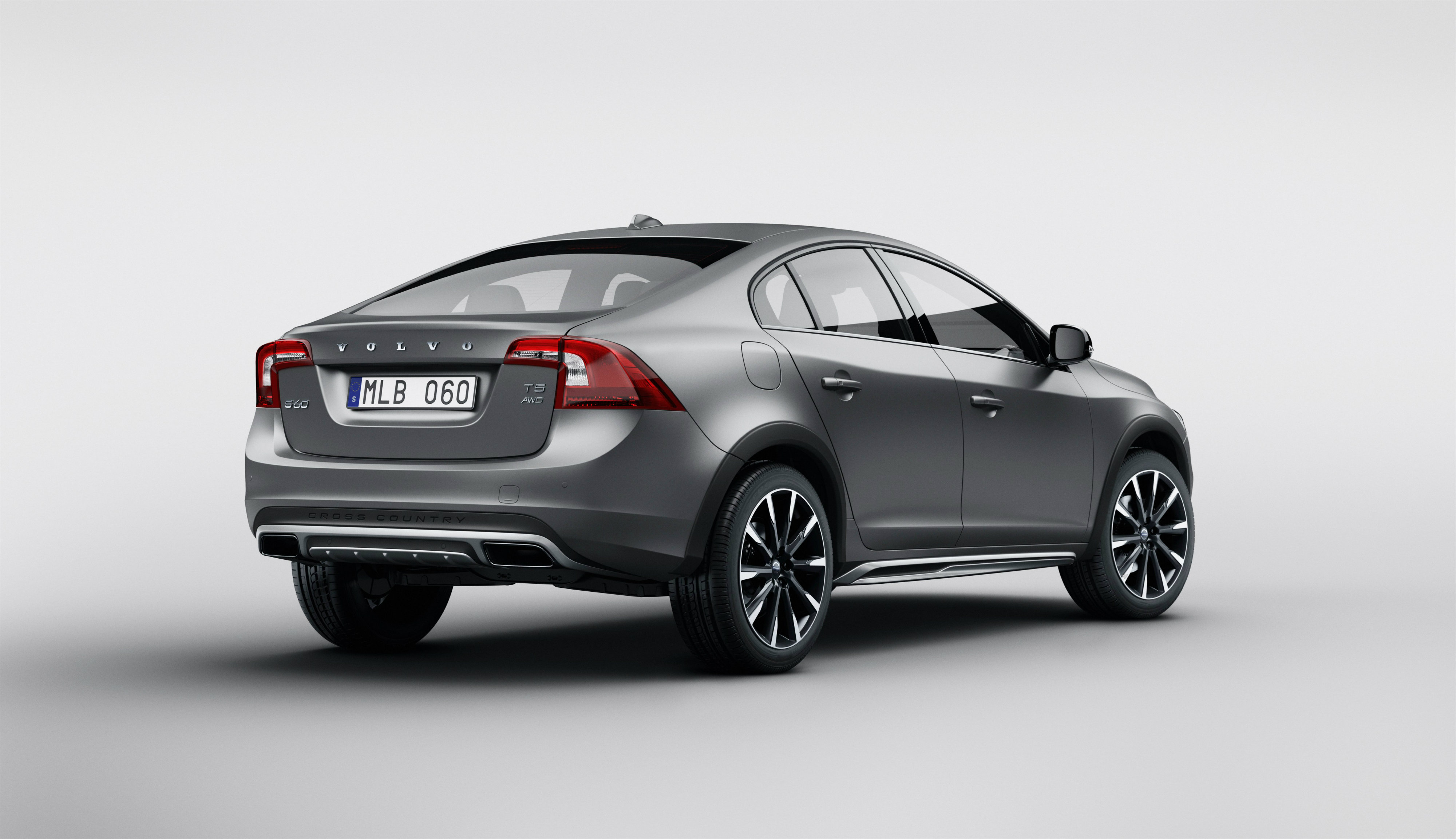Volvo S60 Cross Country rear view