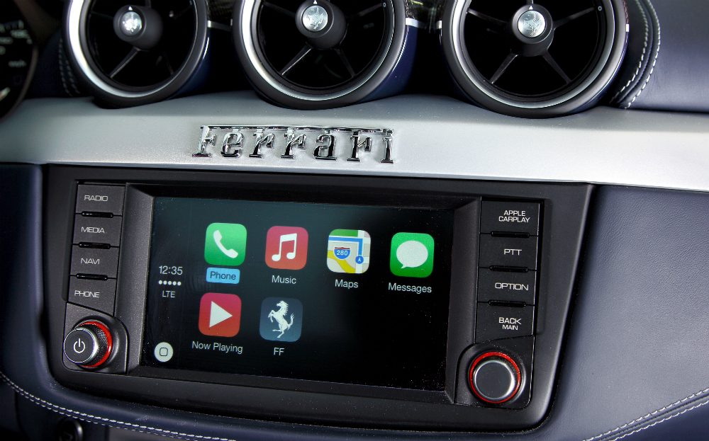 Apple CarPlay in Ferrari