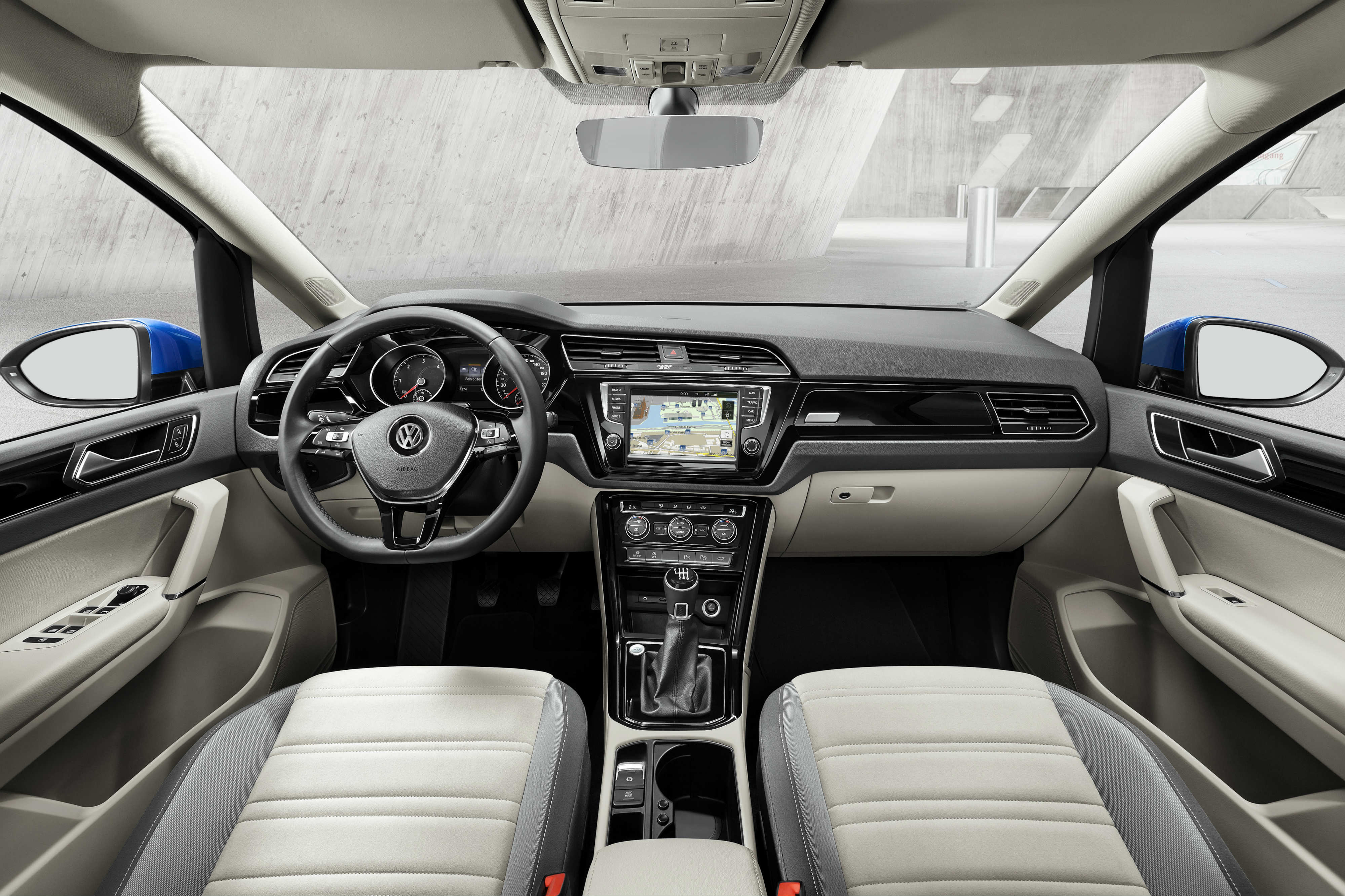 2015 Volkswagen Touran people carrier revealed