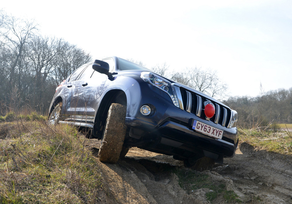 Toyota Land Cruiser Invincible 4x4 off-road review