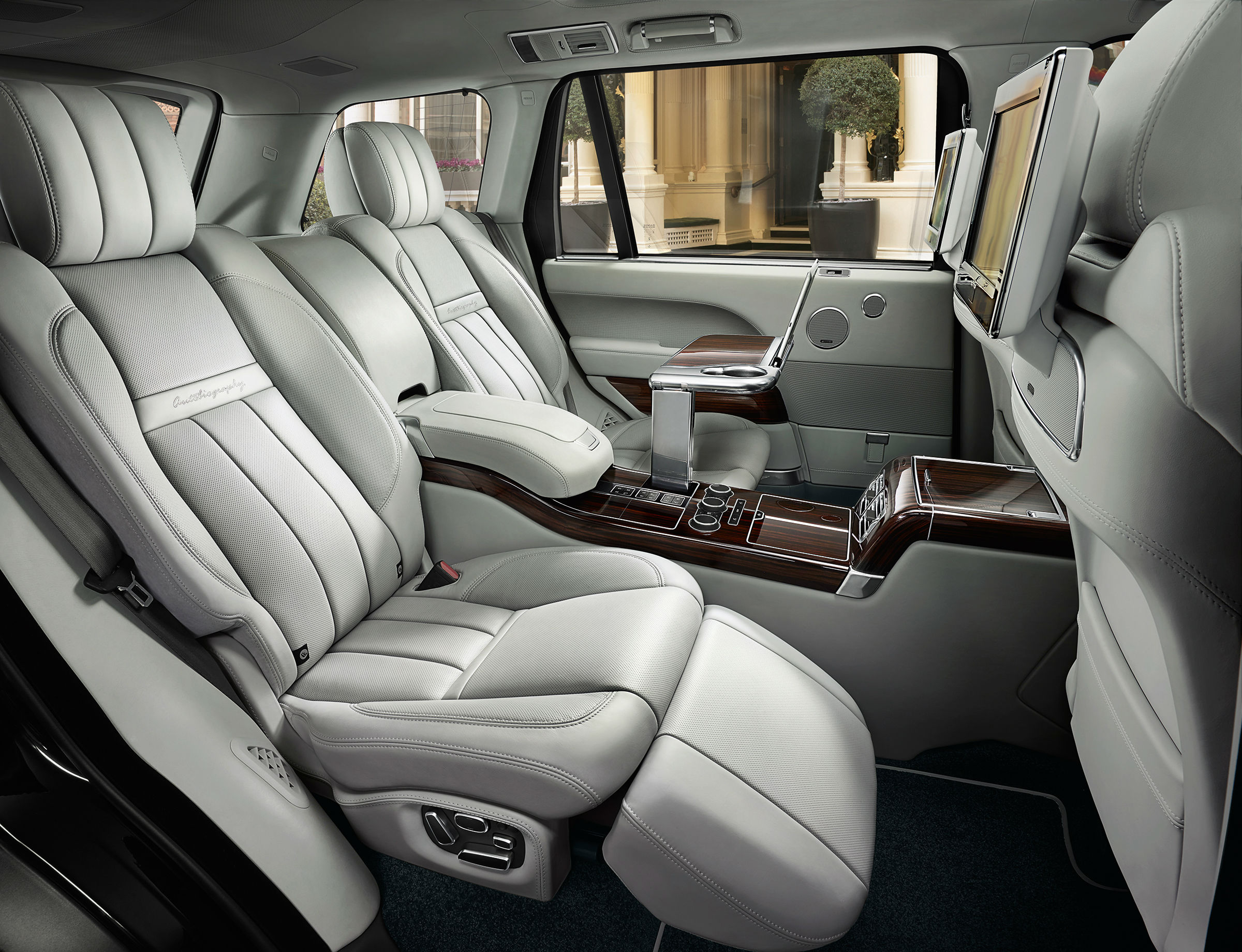Range Rover SVAutobiography interior
