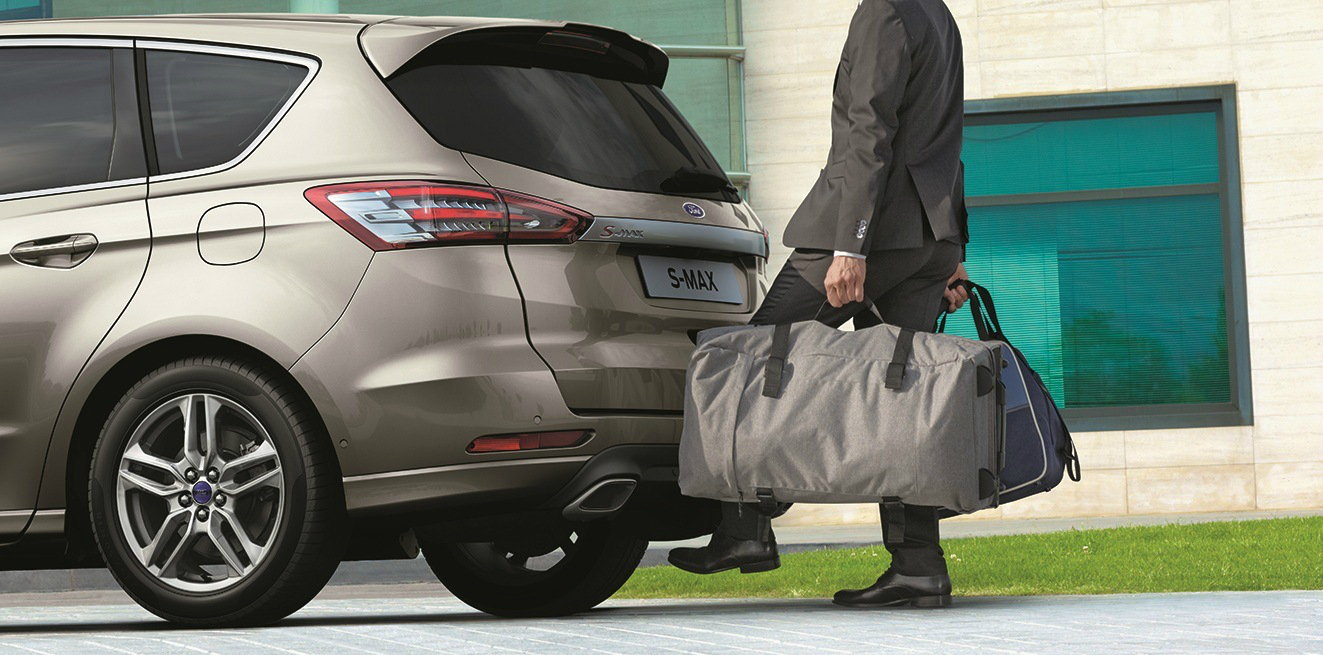 Ford S-Max 2015 hands-free tailgate