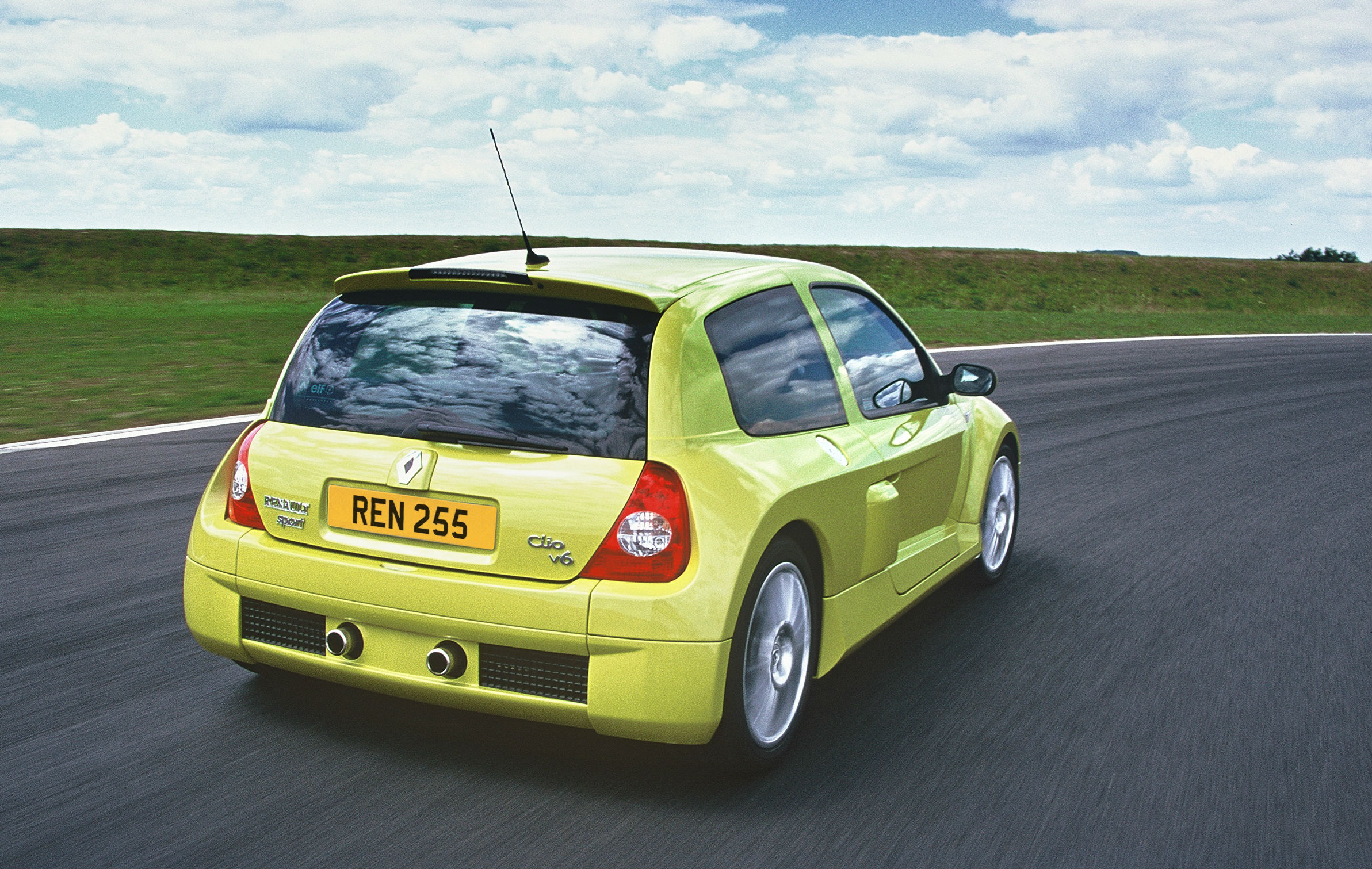 Buying guide to French sports cars includes the Renaultsport Clio V6