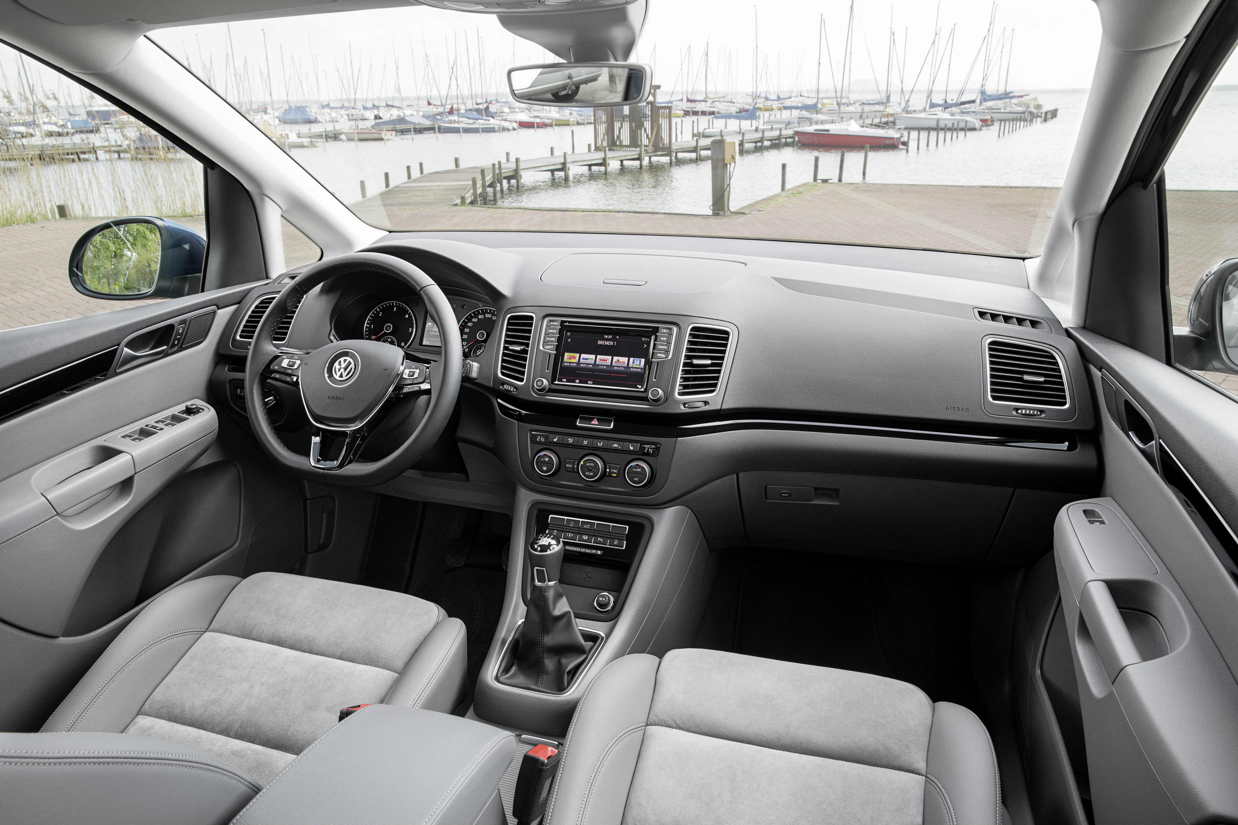 Volkswagen Sharan 2015 review