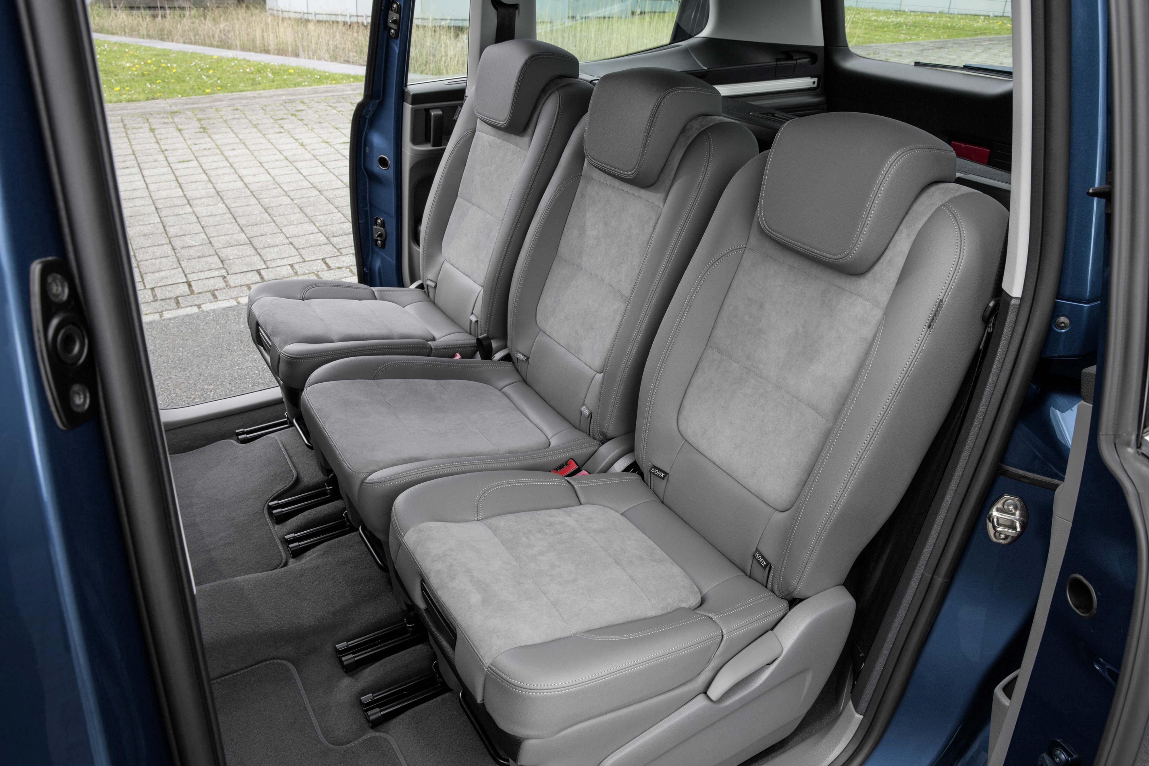 Volkswagen Sharan 2015 back seats; review