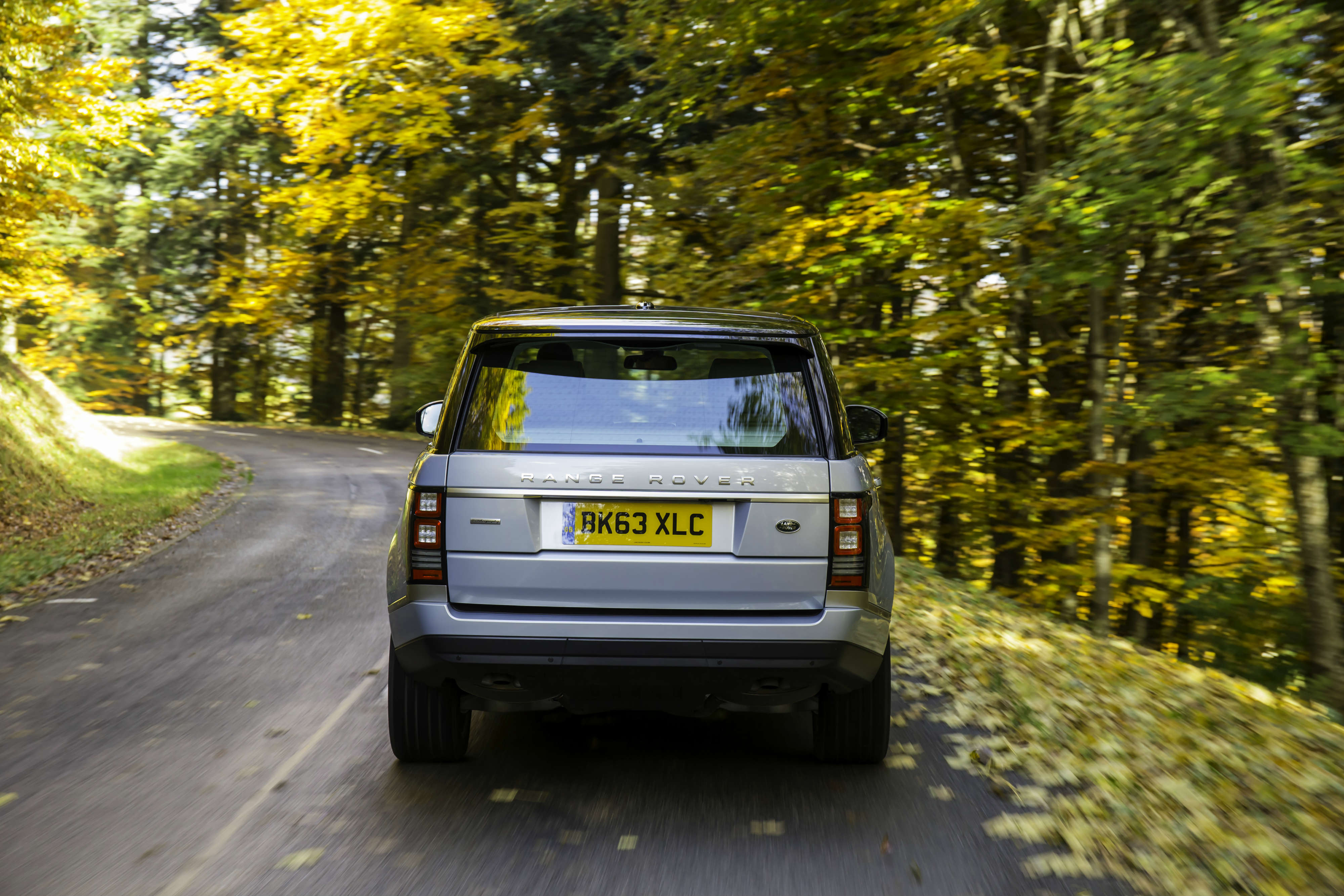 Land Rover Range Rover Hybrid 2015 review