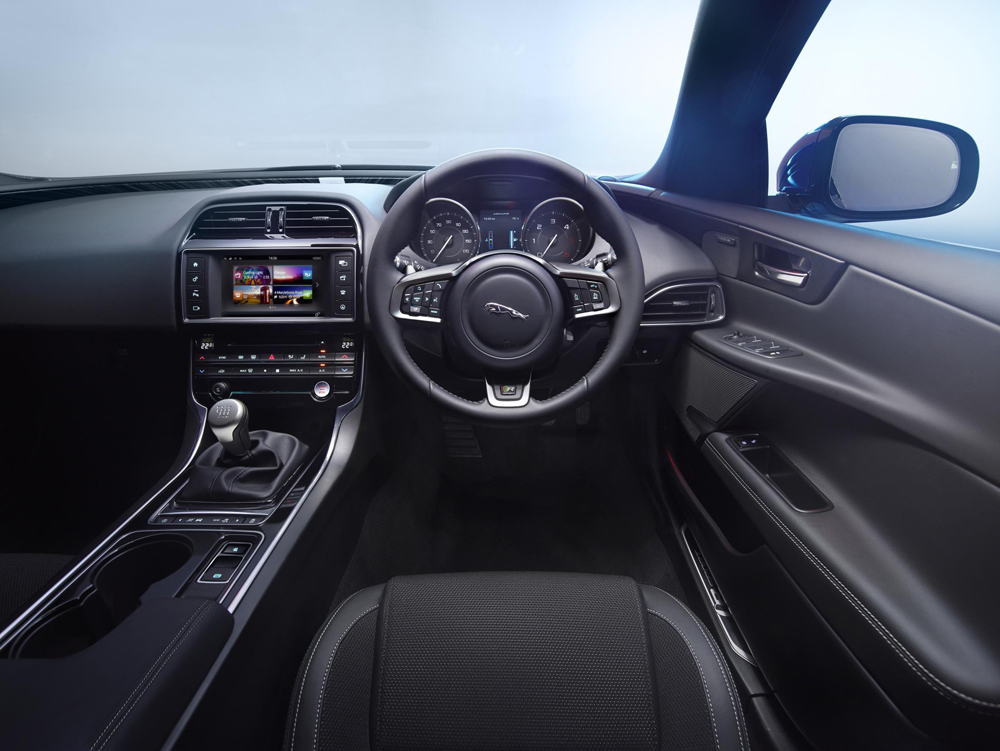 The review: Jaguar XE (2015)