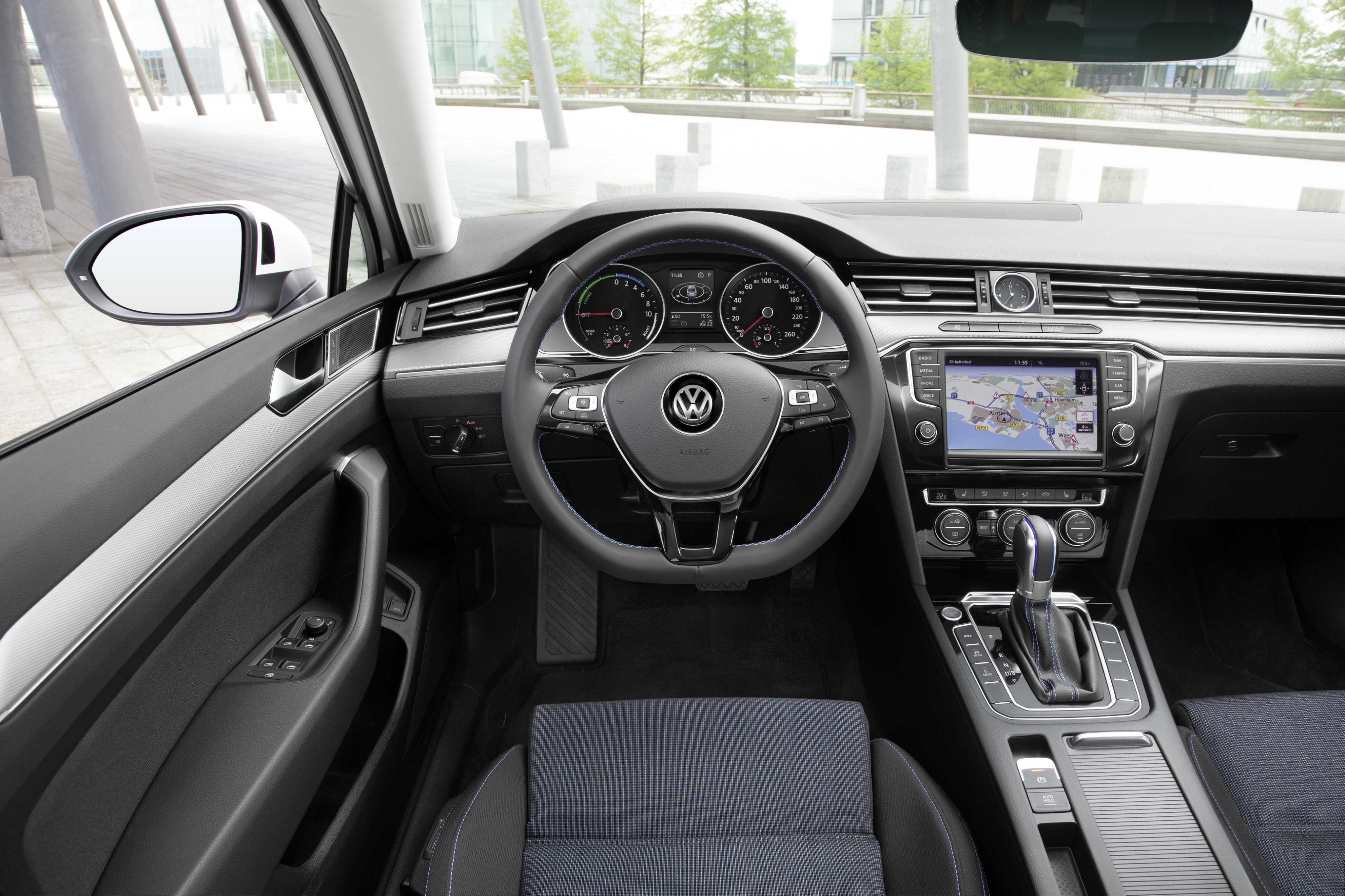 2016 Volkswagen Passat GTE review 
