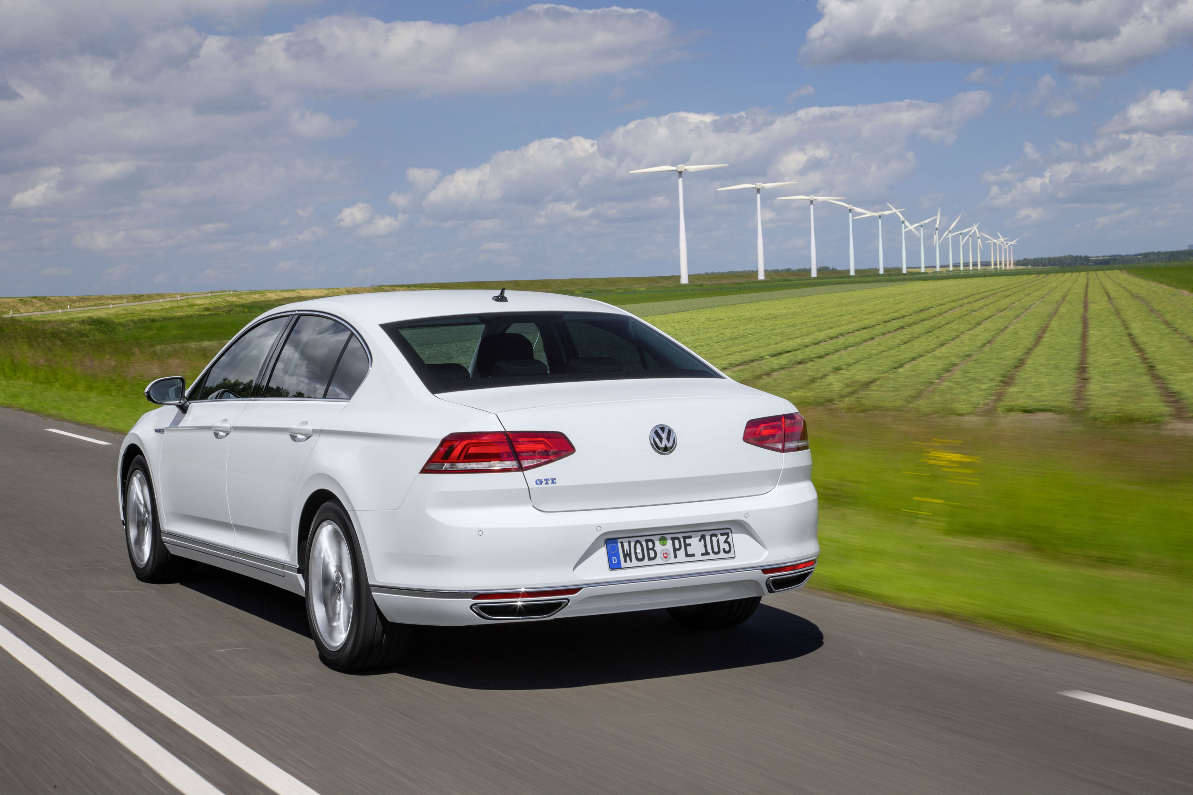 2016 Volkswagen Passat GTE review