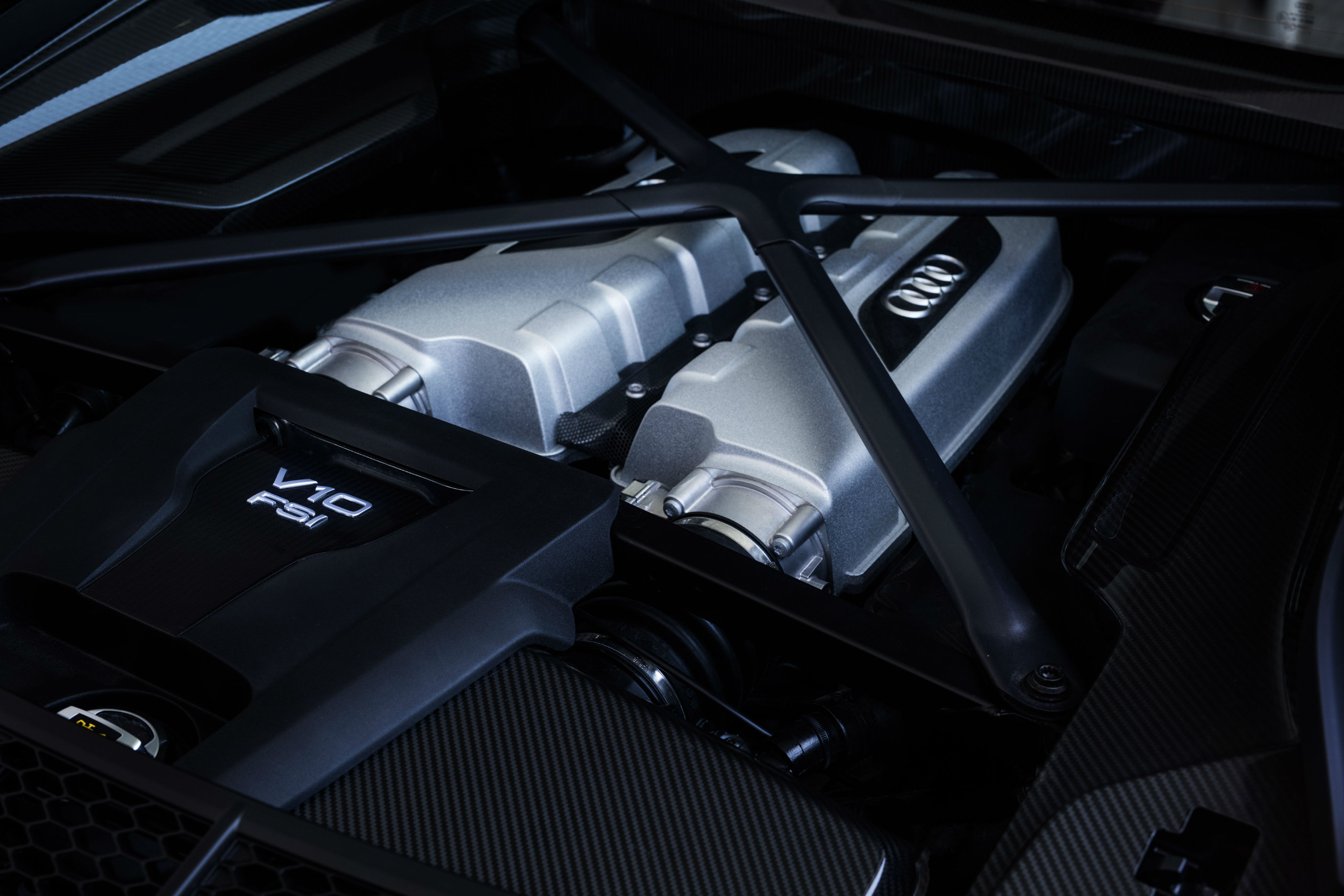 2016 Audi R8 V10 plus review