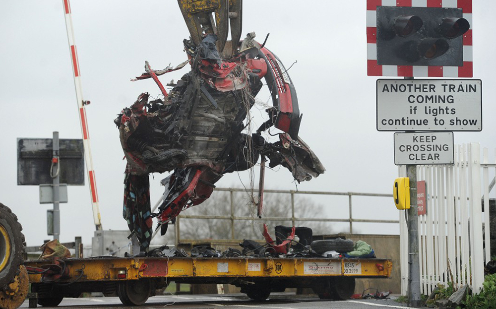 Google sounds alarm to cut level-crossing crashes