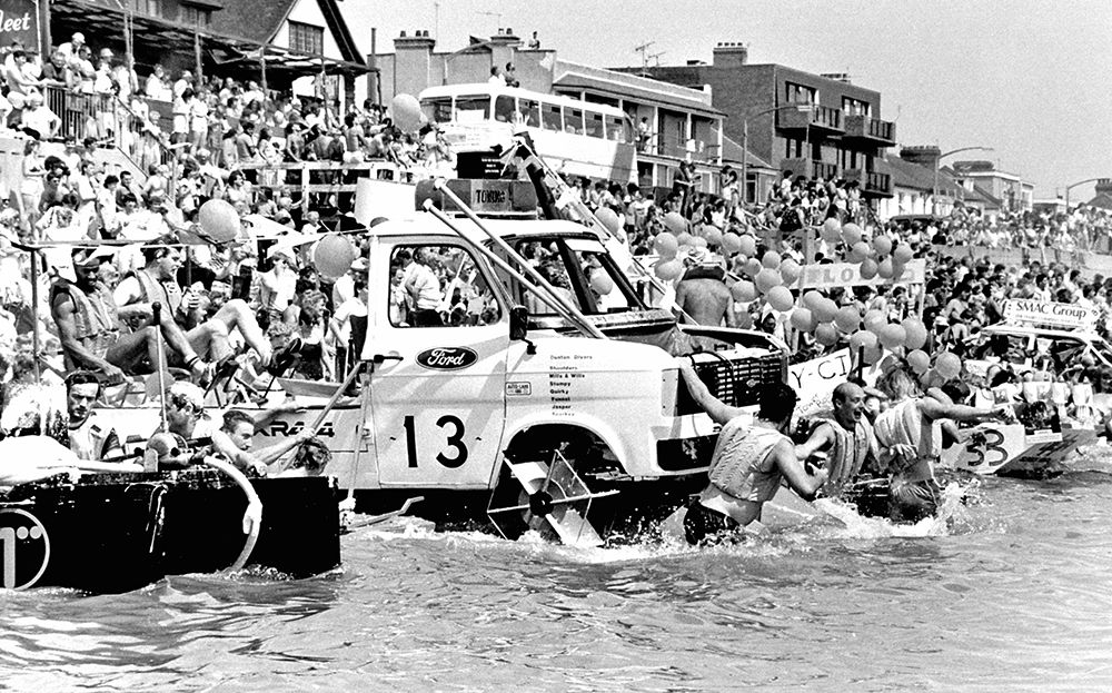 In 1985, a floating Transit built by Ford apprentices from Ford's Dunton technical centre took part in the annual raft race at Southend, Essex. 