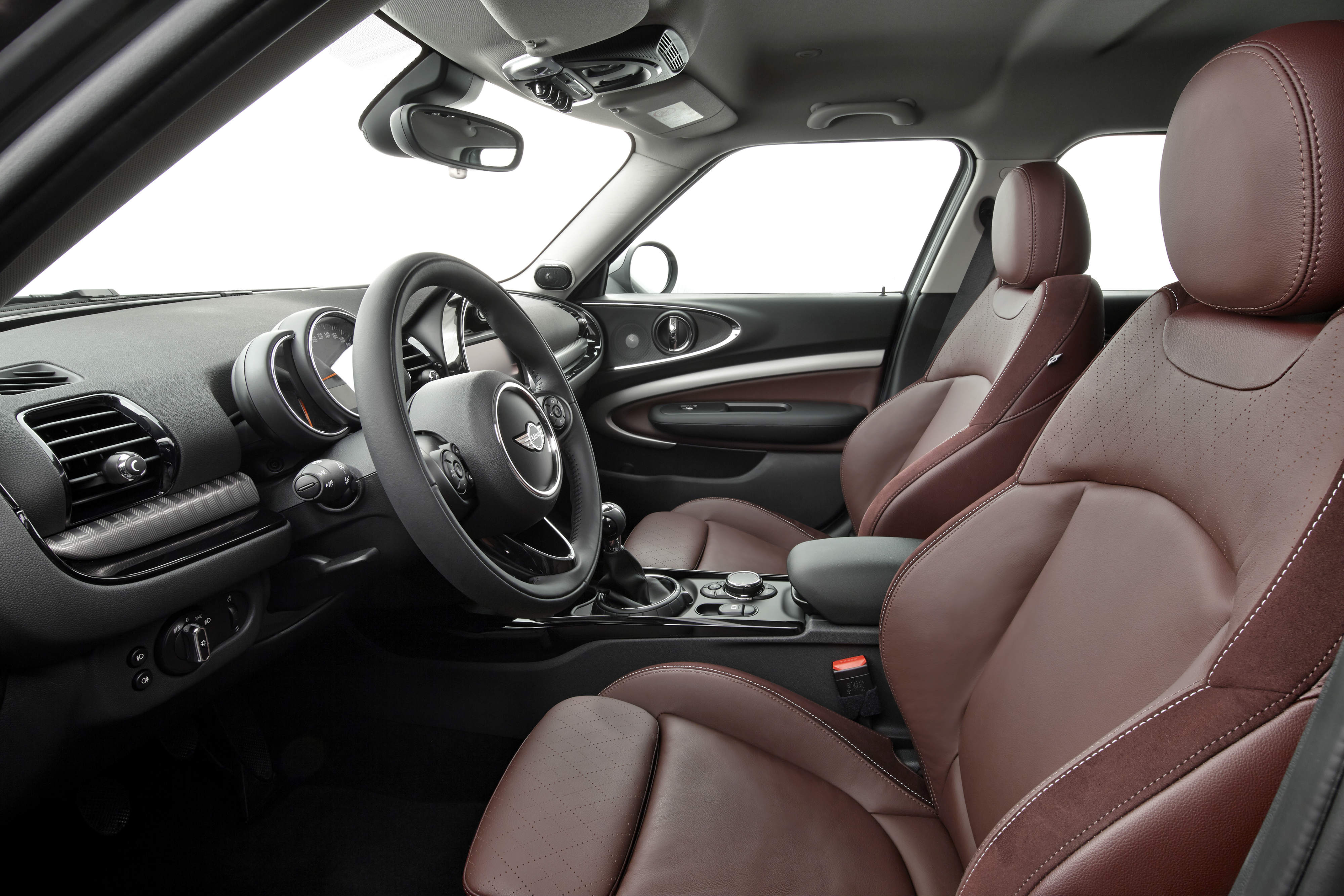 Mini Clubman 2015 gets latest interior from hatchback