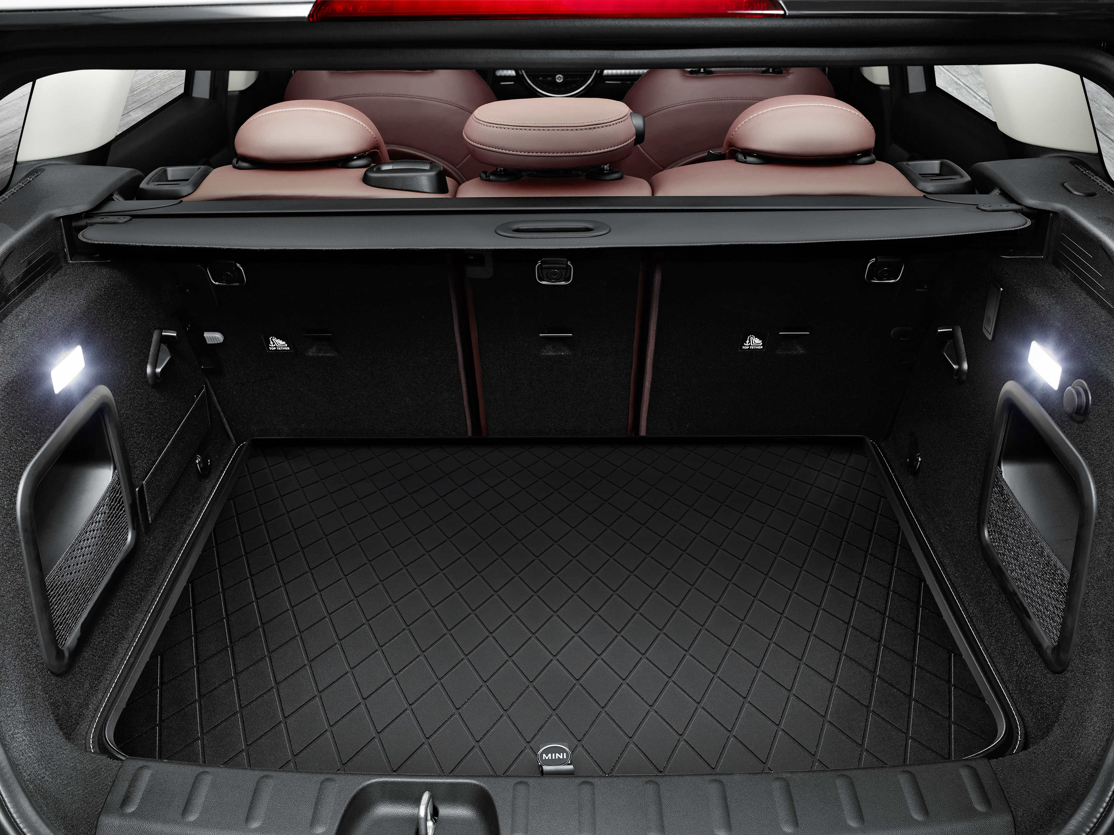 Mini Clubman 2015 offers 350 litres of luggage space