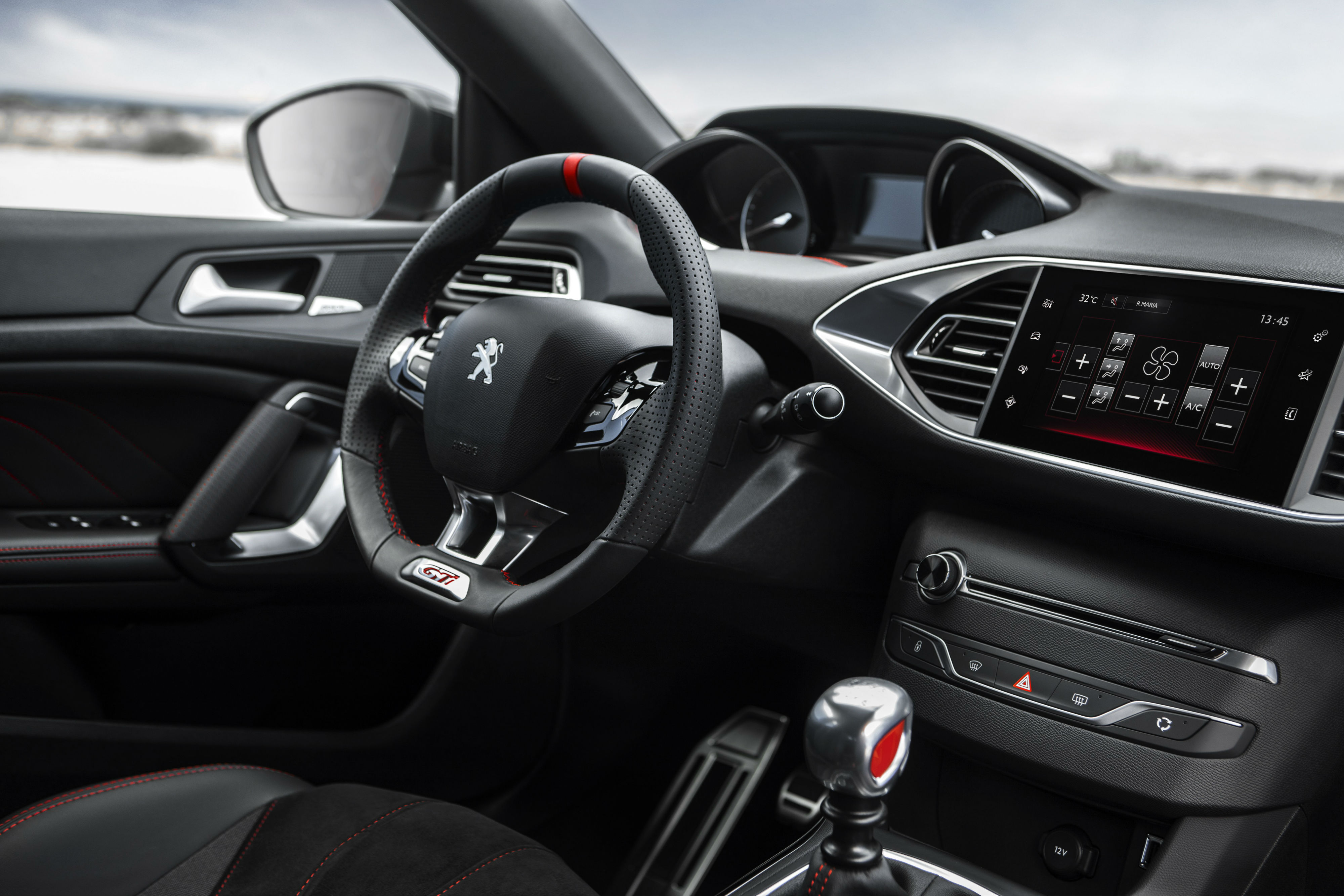 Review of the 2015 Peugeot 308 GTI 270