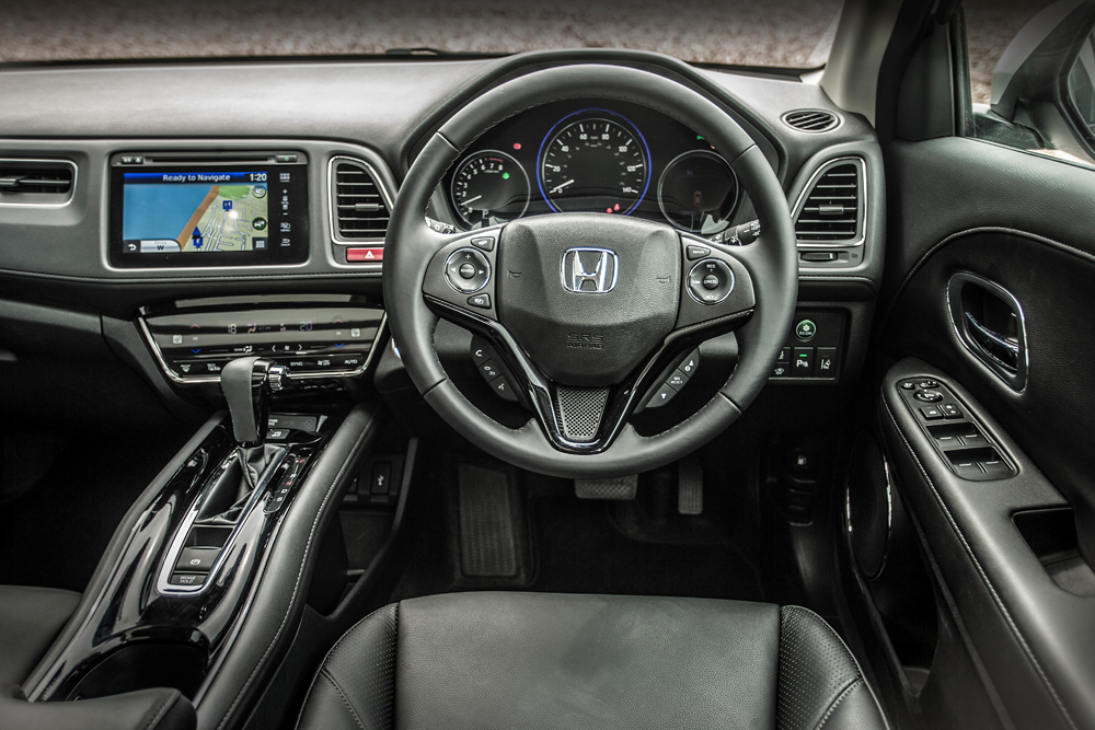 2015 Honda HR-V interior and dashboard