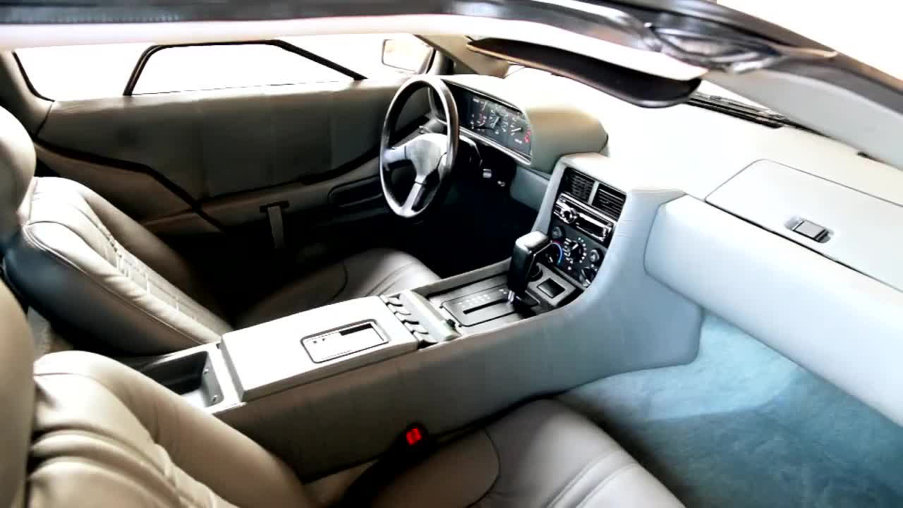 1981 DeLorean DMC-12 interior