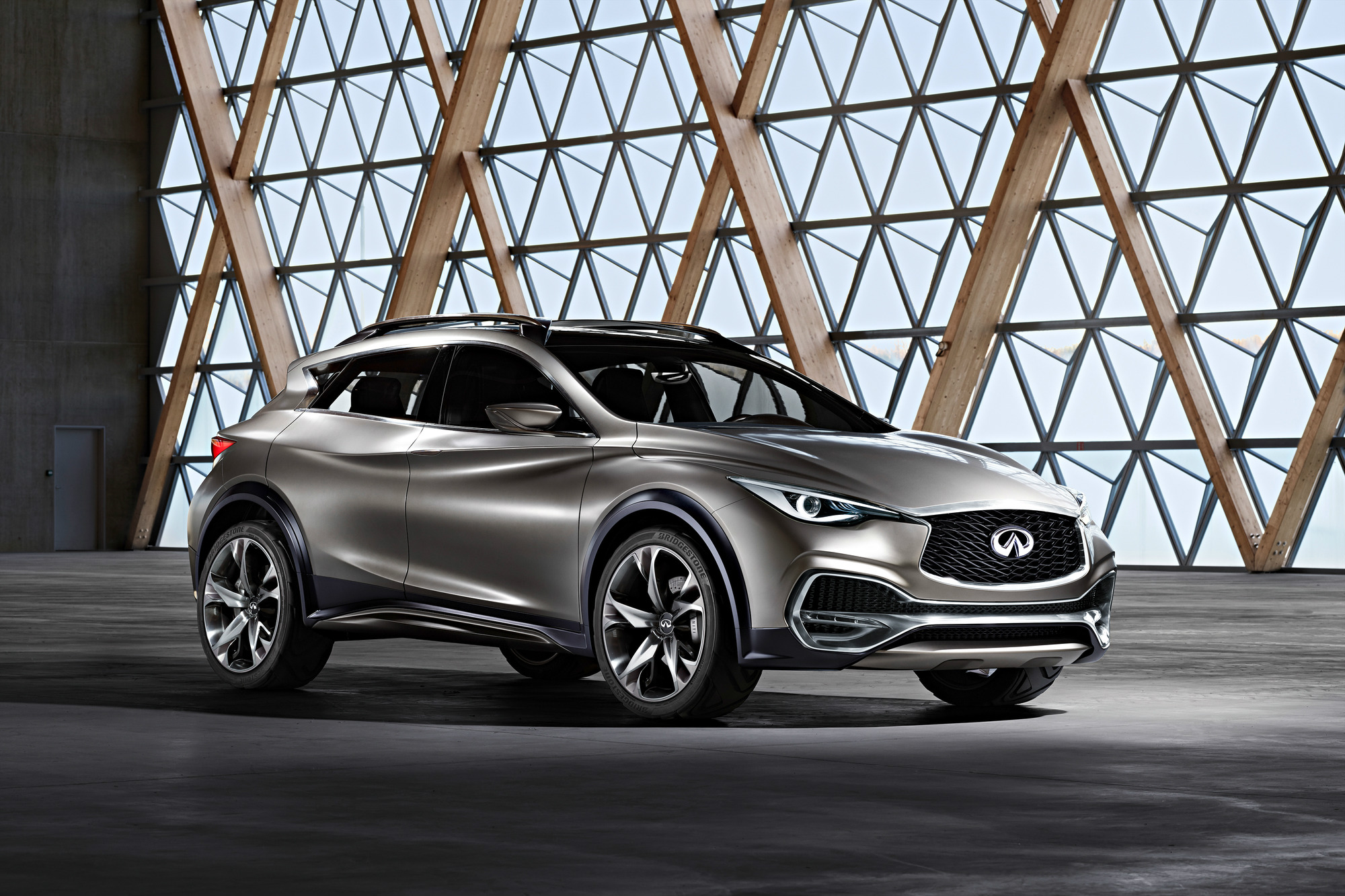Preview of the 2015 Los Angeles motor show, including the Infiniti Q30