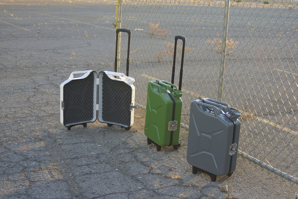 CHRISTMAS GIFTS FOR PETROLHEADS: G-case travel case