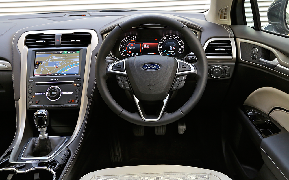 2015 Ford Mondeo Vignale review interior
