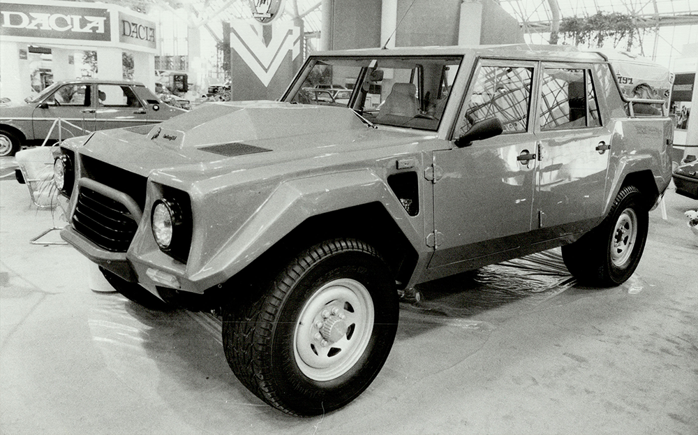 Outrageous 4x4s: Lamborghini LM002