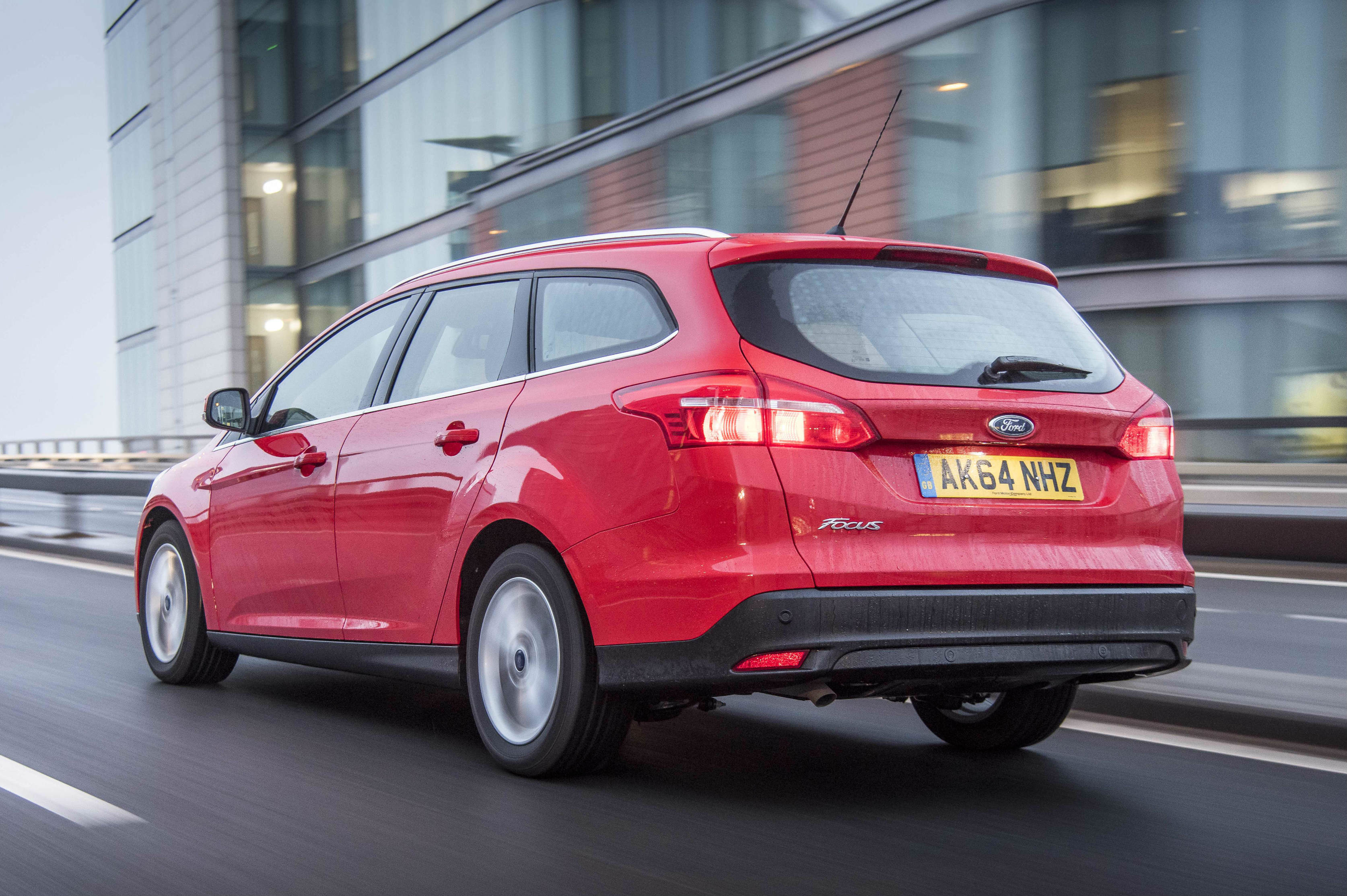 Ford Focus estate: The Sunday Times Top 100 Cars 2016 - Top 5 Mid-size Estates