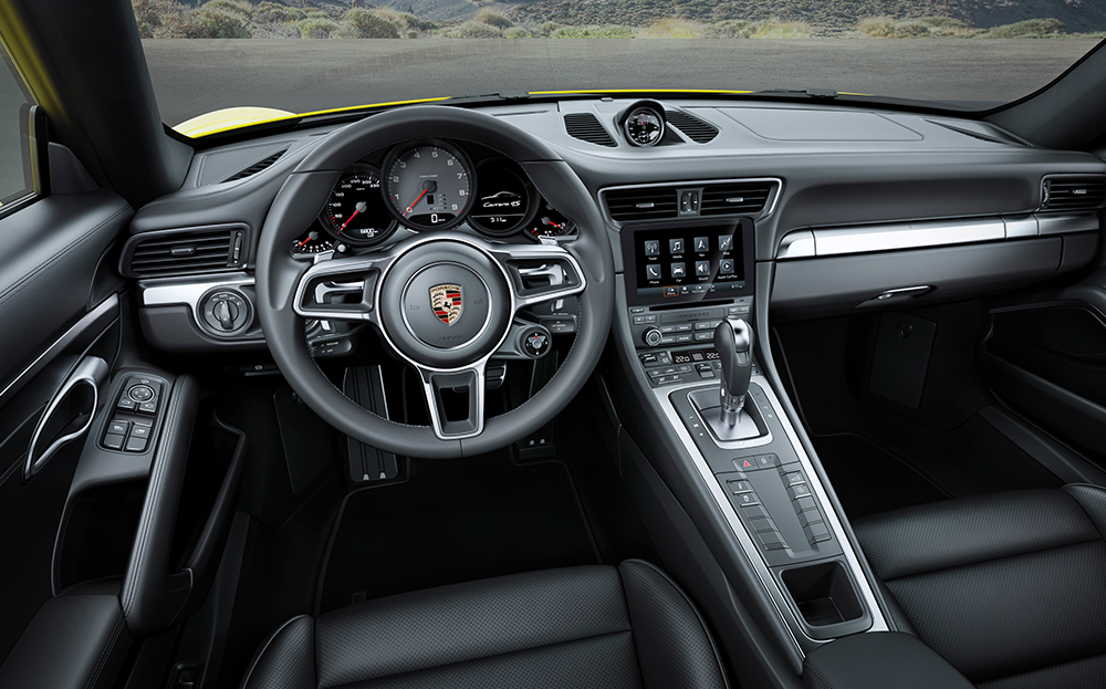 2016 Porsche 911 Carrera interior