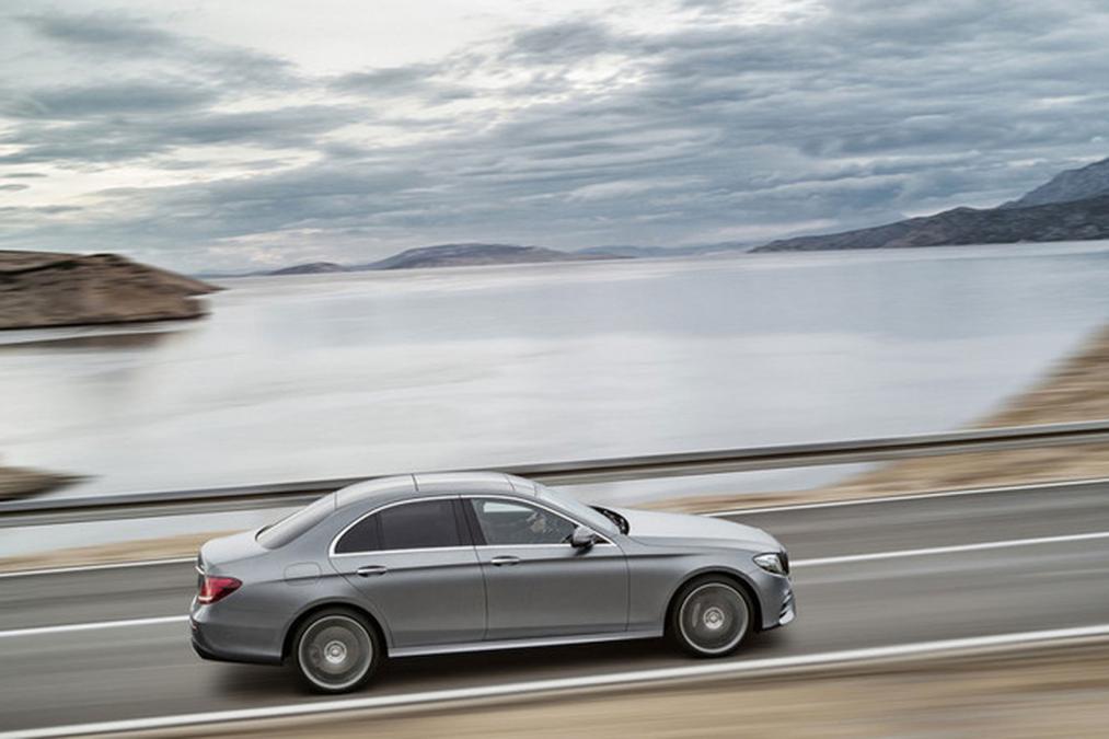 New 2016 Mercedes-Benz E-class official pictures of the interior